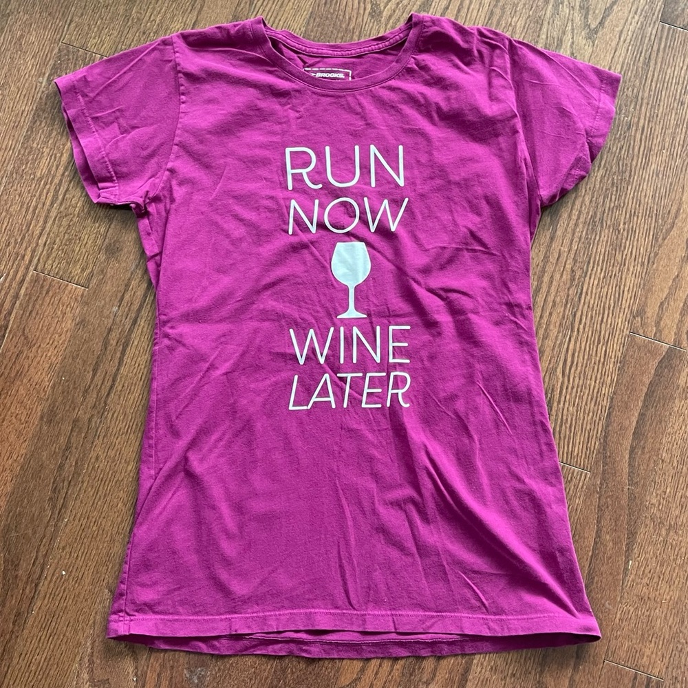 Brooks Run 🏃🏻‍♀️ Happy T-shirt